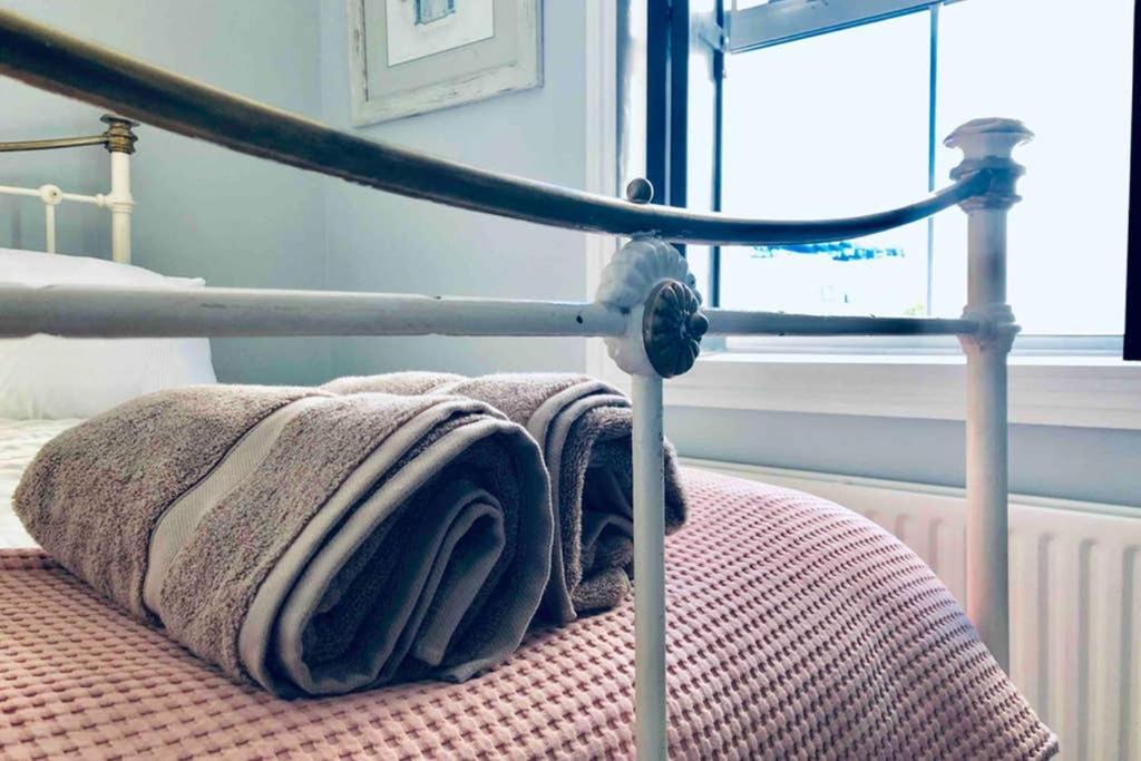 Seaside Escape - Gorgeous 2 Bed Apartment In St-Leonards-On-Sea Hastings Exteriör bild